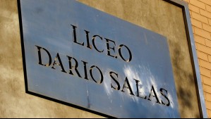 Estudiante es apuñalada en el baño del Liceo Darío Salas: La cubrieron con una manta antes del ataque