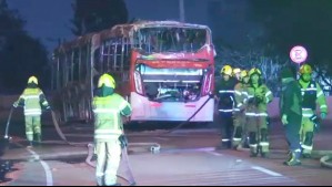 Incendian bus del servicio Red en Cerrillos: Desconocidos amenazaron a pasajeros de recorrido nocturno