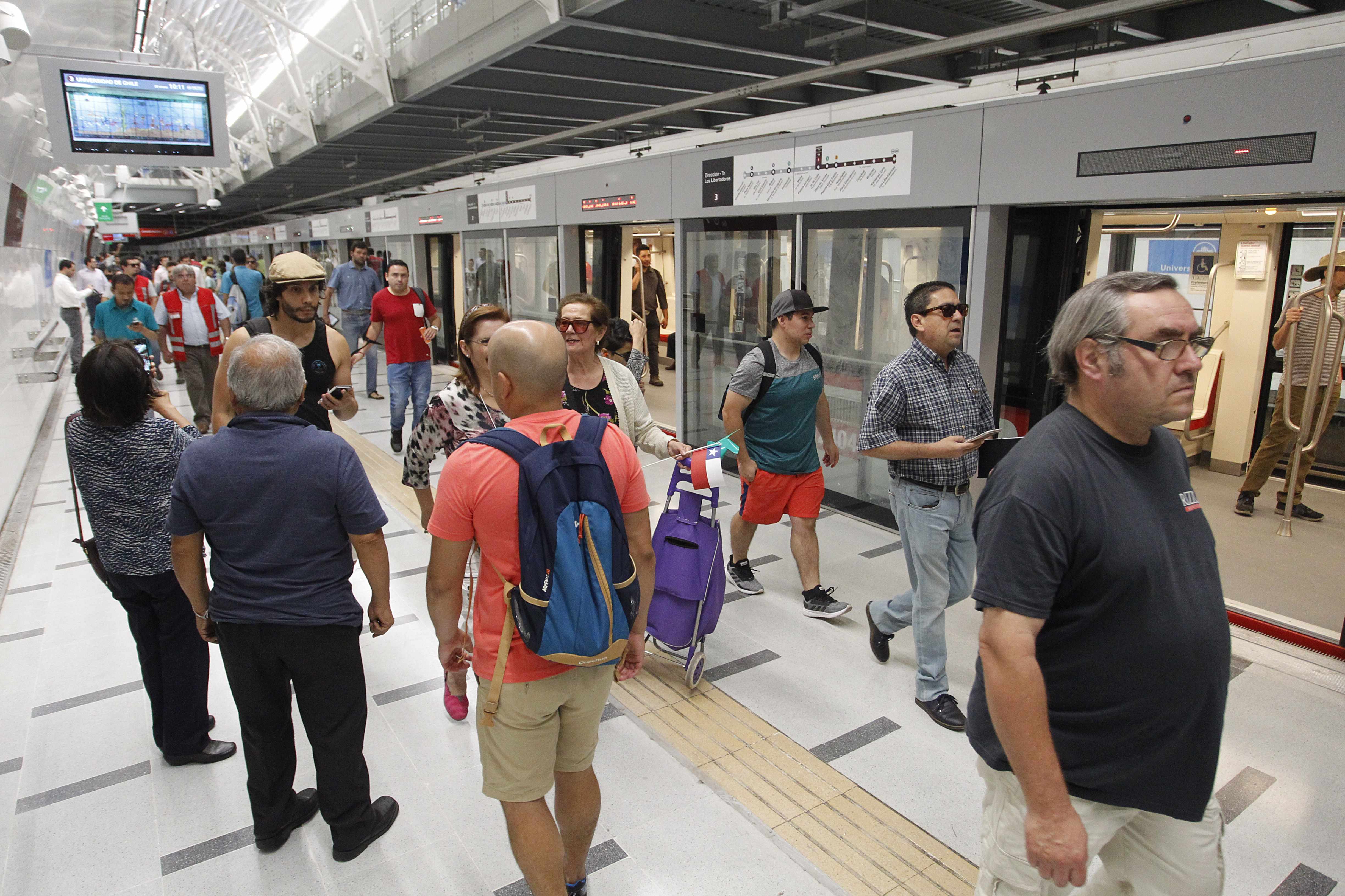 El mismo sistema de puertas de andén que tienen las Líneas 3 y 6 se quiere implementar en la Línea 1 (Archivo)