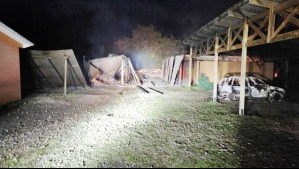 Atentado incendiario arrasa con posta, una escuela y una iglesia en La Araucanía: Una persona termina lesionada