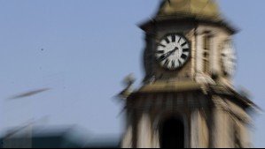 Cambio de hora en Chile: ¿Cuándo se modificarían los relojes?