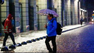 Vuelve la lluvia a Santiago: Conoce cuándo y dónde podrían registrarse precipitaciones durante esta semana