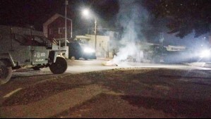 Carabineros comienza desalojo de la Municipalidad de Ercilla en medio de enfrentamientos