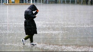 Lluvia en zona central: Emiten alerta por precipitaciones 'moderadas a fuertes' en cinco regiones