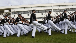 Se acaba el plazo para postular a la Escuela Naval: Esto es lo que ganan los oficiales de la Armada
