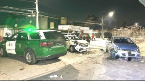 Conductor ebrio colisionó con dos vehículos y atropelló a tres personas
