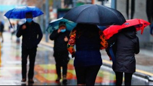 Leve llovizna y viento comienzan a percibirse en distintas comunas de Santiago