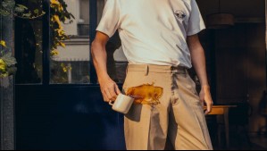 'Desde café hasta vino tinto': Dockers lanza pantalones que repelen manchas de líquidos y no se arrugan