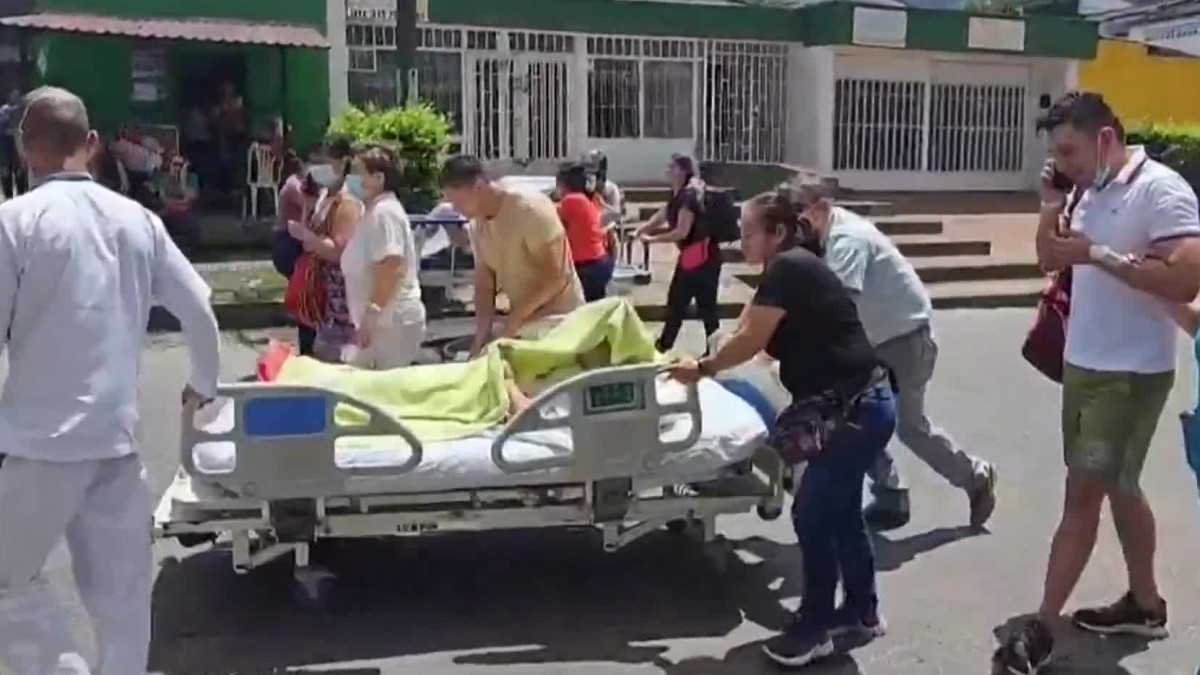 Fuerte temblor en Colombia: Así fue la evacuación de un hospital en Bogotá por el sismo que dejó una fallecida