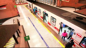 Metro de Santiago restablece servicio en toda la Línea 1
