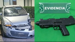 Delincuentes que huyeron de fiscalización en Quinta Normal chocaron y los detuvieron: Portaban subametralladora a fogueo