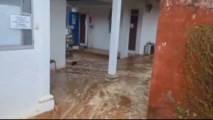 'Alarma Meteorológica': Cesfam de Vichuquén se inunda por sistema frontal
