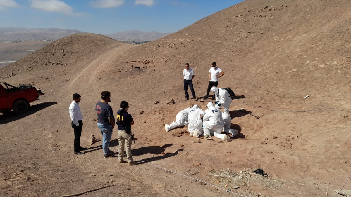 Encuentran un cuerpo enterrado en campamento de Alto Hospicio - Meganoticias