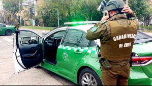 Mujer denuncia a su pareja por violencia intrafamiliar y minutos después le intentan robar el auto en Providencia