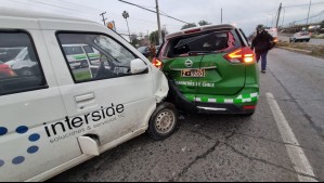 Accidente múltiple en Maipú: Vehículo choca a patrulla de Carabineros mientras asistía a otro auto