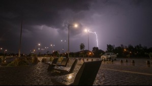Meteorología emite aviso por 'probables tormentas eléctricas' en cinco regiones del país