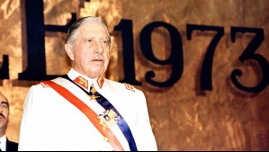'No puede ser acreedor de tan alto honor': Argentina arrebata condecoraciones que habían entregado a Pinochet