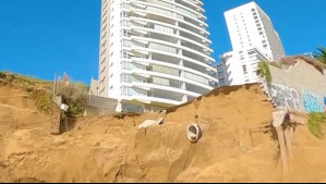 Edificio al borde del precipicio en Viña del Mar: Esto es lo que se ha hecho para evitar que socavón siga creciendo