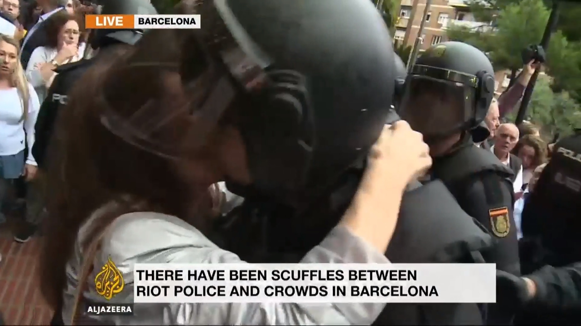 El momento exacto del supuesto beso (Al Jazeera)