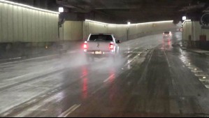 'Es una vergüenza... pone en riesgo la vida': Alcalde de Huechuraba critica estado de Autopista Vespucio Oriente