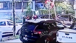 'Encañonaron a mi señora, a mi hijo y a mí': Video muestra portonazo a familia con bebé de dos años en Las Condes