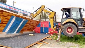 Demuelen nuevo mausoleo vinculado al narcotráfico en Maipú: Estaba construido cerca de un colegio