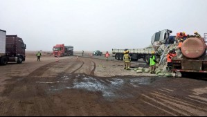 Colisión entre dos camiones deja un fallecido en Taltal: Uno de los vehículos transportaba ácido sulfúrico