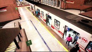 Metro de Santiago restablece servicio en estaciones de Línea 2