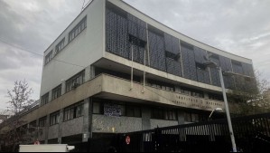 Carabineros realiza allanamiento al Instituto Nacional tras amenaza de ataque a la rectoría