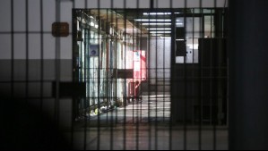 Reos del Tren de Aragua causan desmanes en cárcel de Santiago por rechazo a régimen de encierro