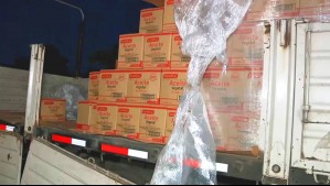 Delincuentes roban camión que cargaba cerca de $100 millones en aceite: Fueron sorprendidos bajando cajas a un almacén