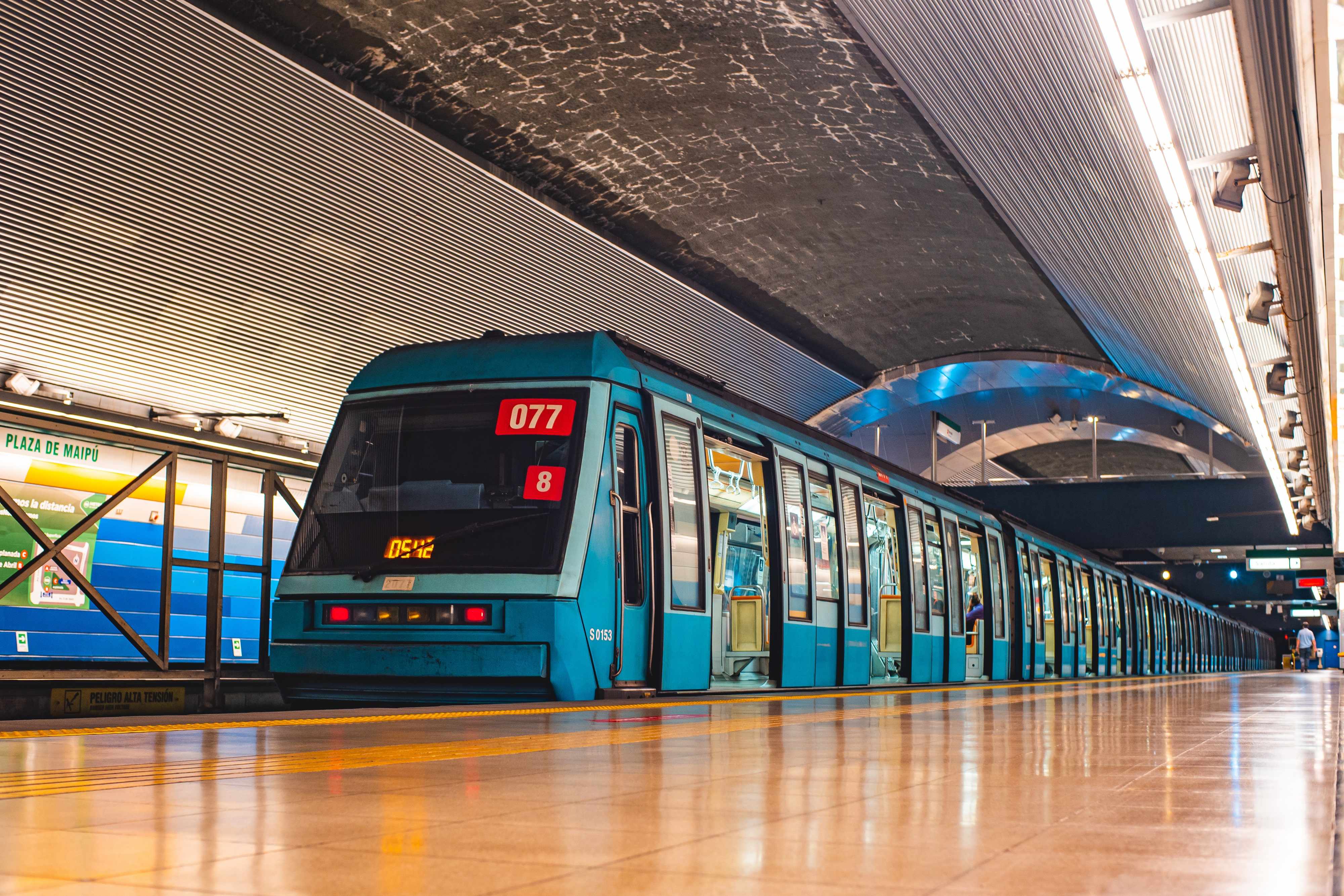 Metro de Santiago / Shutterstock