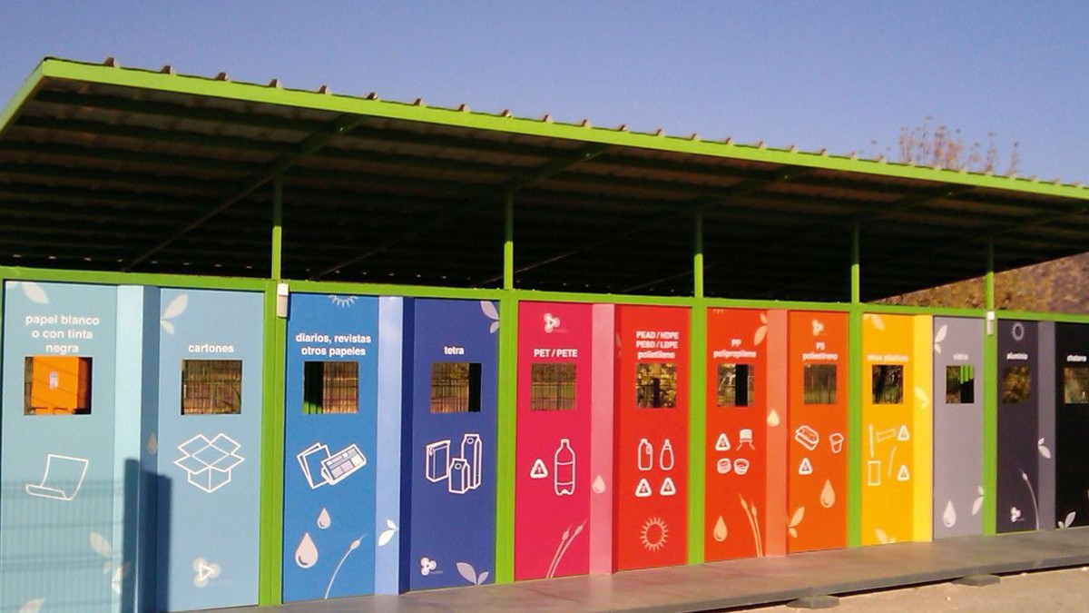 Super Pollo lanza campaña 'Envase al cariño' que busca reciclar sus empaques evitando que terminen en vertederos