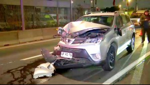Vehículo robado colisionó con furgón de Gendarmería en Vespucio Sur: Conductor de automóvil está grave