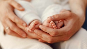 Gobierno anuncia cambios al sistema de adopción: Postulación gratuita y reducción de plazos