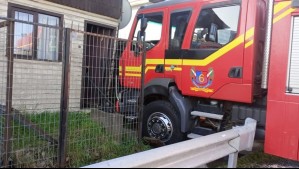 Camión de Bomberos se estrella contra una casa mientras se dirigía a un amago de incendio