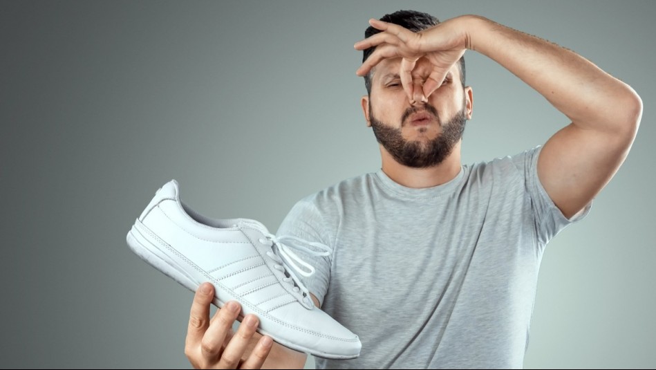 Do you have unpleasant foot odor?Learn the four factors that lead to this and how to avoid it