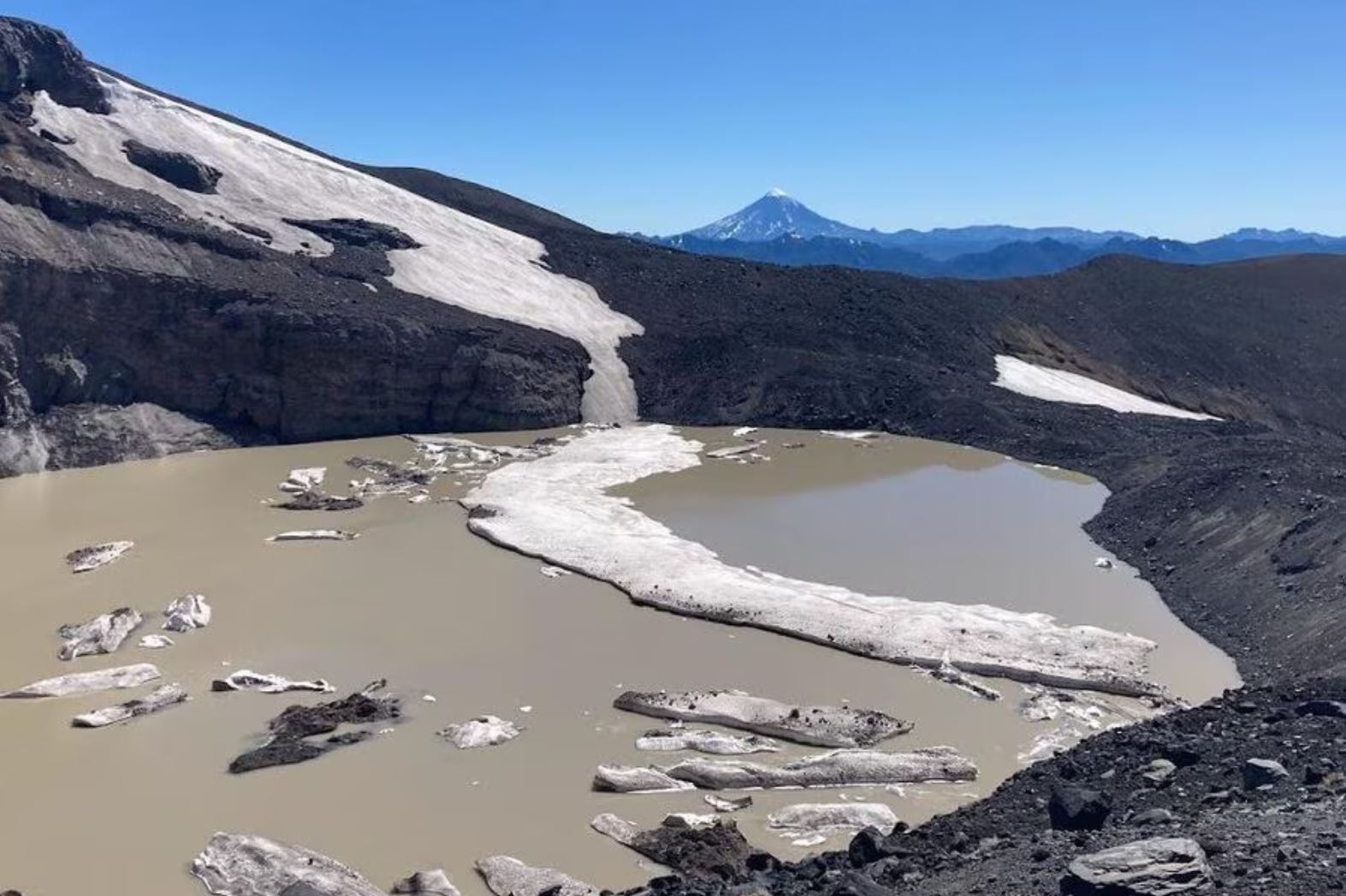 Glaciar Mocho (Foto Universidad Austral, publicada por La Tercera)