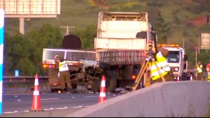 Fatal accidente en Ruta 68: Conductor fallece tras chocar con un camión a la altura de Pudahuel