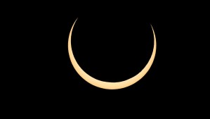 Se vio mejor en el extremo norte de Chile: Eclipse mostró su 'anillo de fuego' en el cielo del continente