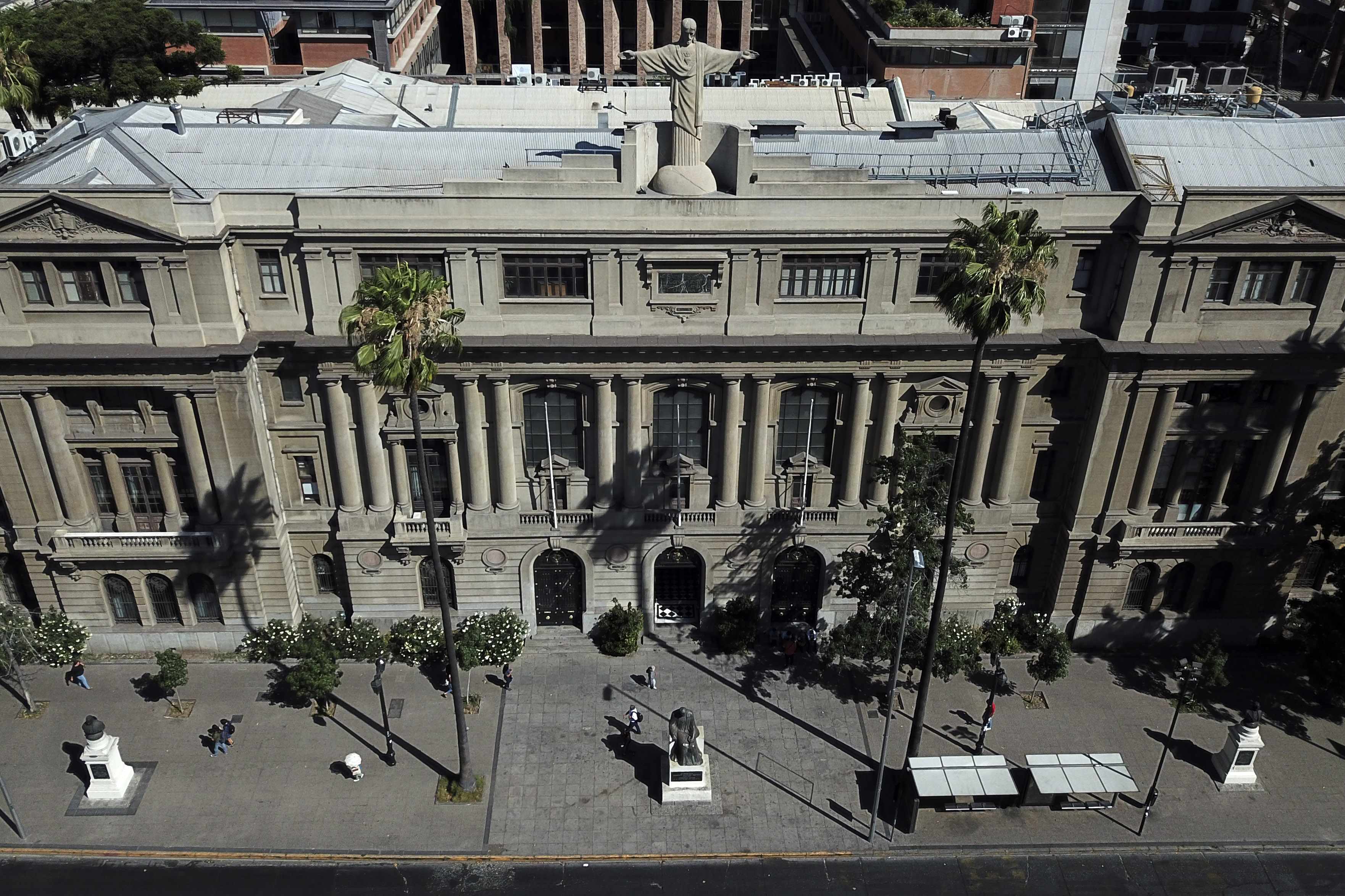 Casa Central de la Pontificia Universidad Católica de Chile / Archivo Aton
