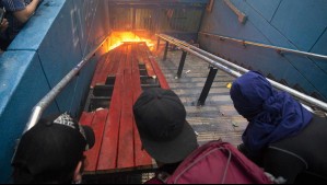 Metro demanda a condenado por quemar estación durante el estallido social y exige el pago de $13 mil 500 millones