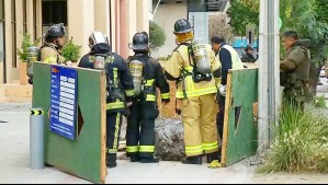 Suspenden clases en Liceo 7 por fuga de gas en Providencia