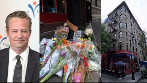 'Gracias por ser nuestro amigo': Fanáticos de Matthew Perry dejan flores afuera del edificio de Friends en Nueva York