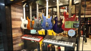 Venden histórica tienda de instrumentos musicales: ¿Quiénes son los nuevos dueños de Casa Amarilla?