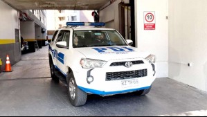 Encuentran muerto a joven en departamento de Santiago: Cuerpo fue hallado por familiar y tenía un disparo en la espalda