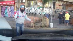 Videos muestran detención de motochorro que robaba celulares en Providencia