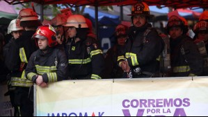 Más de dos mil bomberos suben el Costanera en desafío 'Corremos por la vida'
