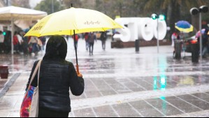 'Está la probabilidad': Conoce cuánta lluvia caería este viernes en Santiago
