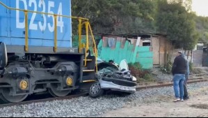 Padre y su hijo de 1 año mueren luego de que su auto fuera impactado por un tren en Concón